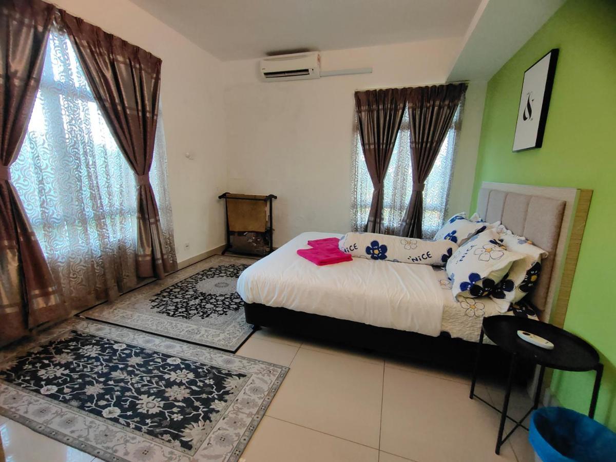 2 Rooms Homestay Deviana Wakaf Che Yeh Kota Bharu Exterior foto
